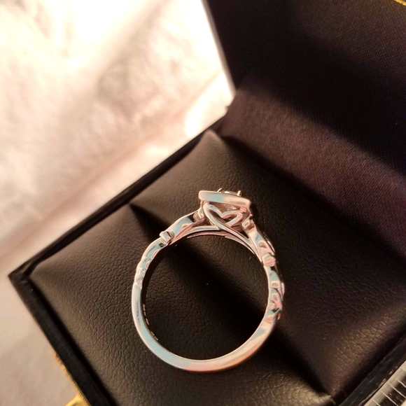 14K White Gold Ring Size 6.5 - Picture 5 of 9